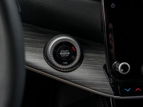 Used 2024 Jeep Wagoneer Series II w/ Flexible Seating Group image 20