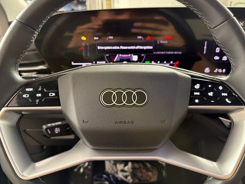 Used 2025 Audi Q5 Premium w/ Convenience Package AWD/4WD image 23