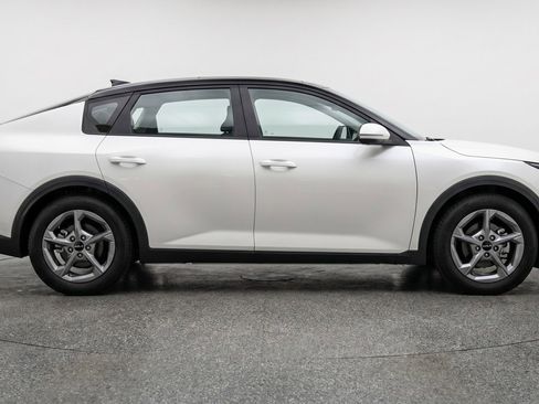 Used 2025 Kia K4 LXS FWD image 11