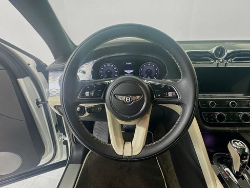 Certified 2023 Bentley Bentayga AWD/4WD image 12