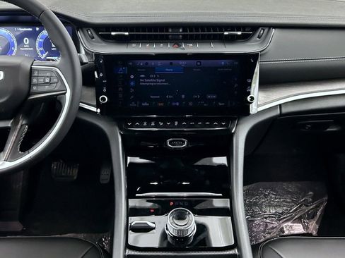 New 2026 Jeep Grand Cherokee L Limited image 12