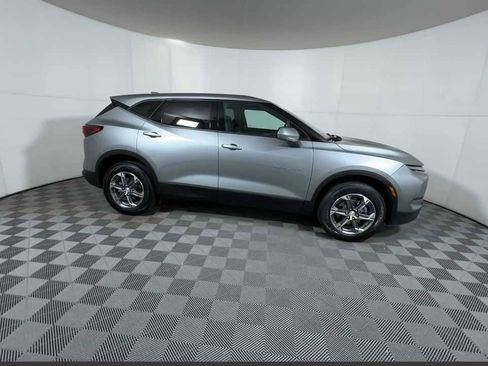 Certified 2025 Chevrolet Blazer LT AWD/4WD image 9