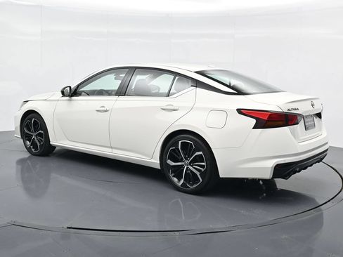 Used 2025 Nissan Altima 2.5 SR FWD image 3