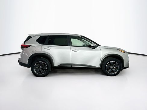 Used 2025 Nissan Rogue SV FWD image 10