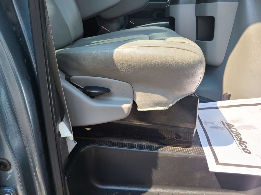Used 2014 Ford E-350 and Econoline 350 XL w/ Power Windows & Locks Group RWD image 13
