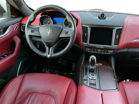 Used 2018 Maserati Levante GranLusso image 15