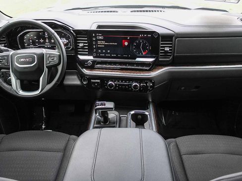 Used 2025 GMC Sierra 1500 Elevation w/ Preferred Package image 12