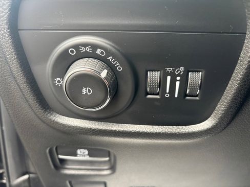 Used 2022 Jeep Grand Cherokee L Limited image 15