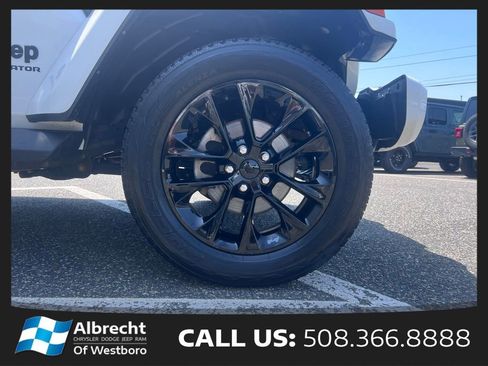 Used 2022 Jeep Gladiator Overland AWD/4WD image 32