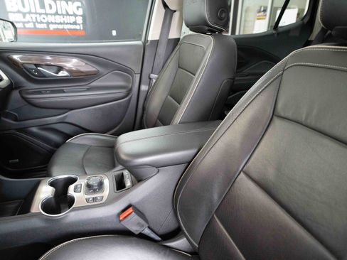 Used 2020 GMC Terrain Denali w/ Denali Premium Package AWD/4WD image 10