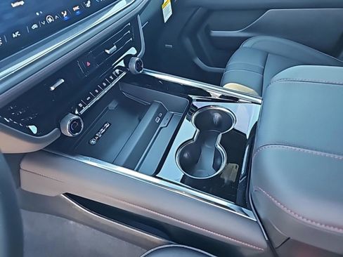 New 2026 Chevrolet Suburban RST w/ RST Capability Package image 25