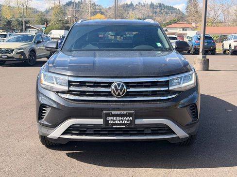 Used 2022 Volkswagen Atlas Cross Sport SE image 2