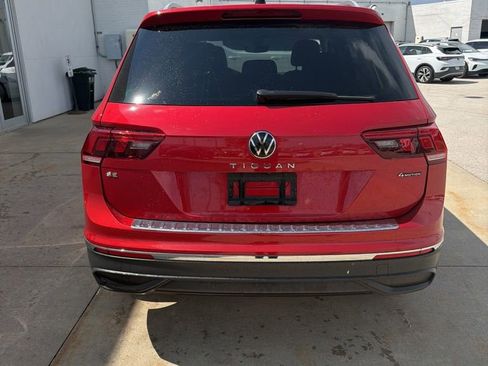 Used 2022 Volkswagen Tiguan SE w/ Panoramic Sunroof Package image 5