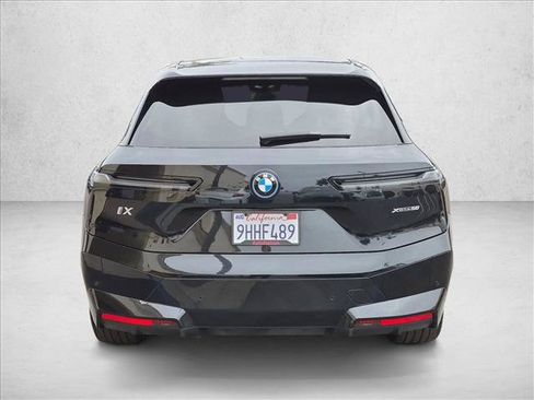 Used 2024 BMW iX xDrive50 w/ Sport Package AWD/4WD image 7