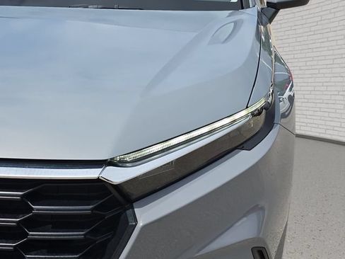 Used 2025 Honda CR-V LX image 29
