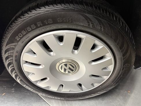 Used 2005 Volkswagen Beetle GL image 23