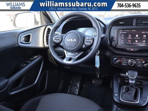 Used 2024 Kia Soul LX FWD image 14