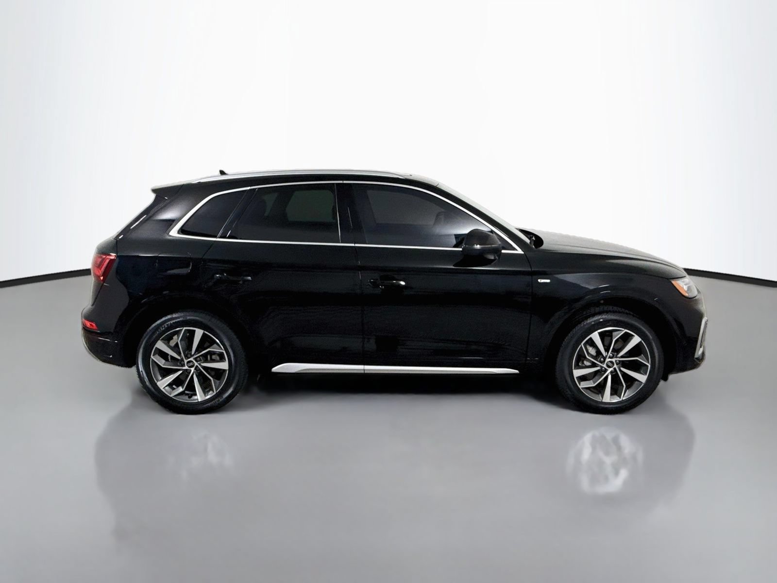 Certified 2023 Audi Q5 2.0T Prestige AWD/4WD image 8