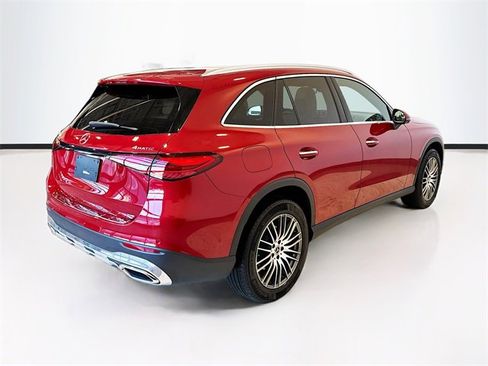 Certified 2025 Mercedes-Benz GLC 300 4MATIC image 5
