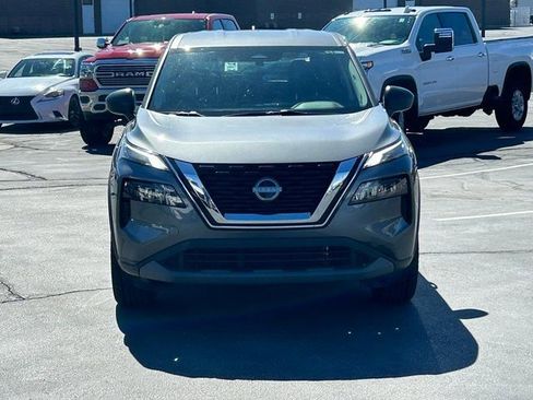 Used 2023 Nissan Rogue S image 9