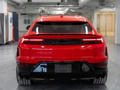 New 2026 Lamborghini Urus SE image 4