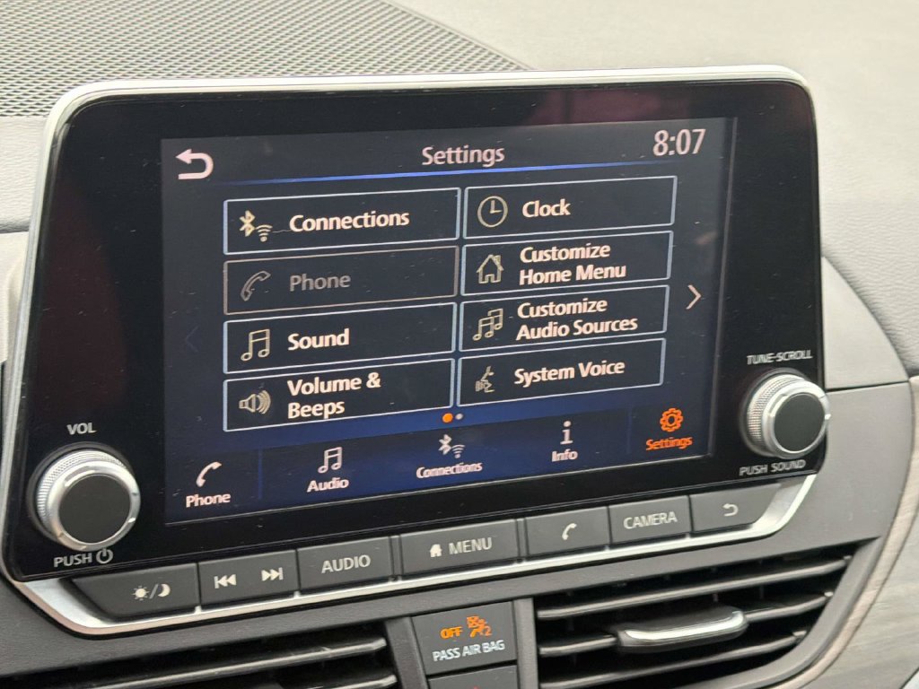 Used 2025 Nissan Altima 2.5 SV FWD image 19