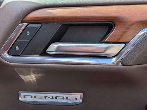 Used 2023 GMC Sierra 1500 Denali AWD/4WD image 38