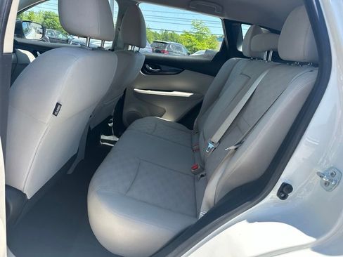 Used 2018 Nissan Rogue Sport SV AWD/4WD image 30