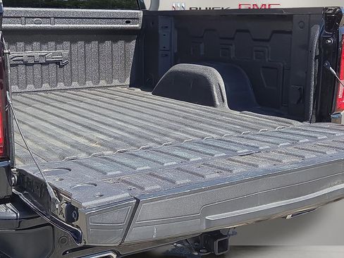 Used 2023 GMC Sierra 1500 AT4 w/ Technology Package AWD/4WD image 9
