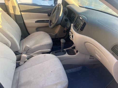 Used 2010 Hyundai Accent GLS w/ Premium Pkg 4 FWD image 4