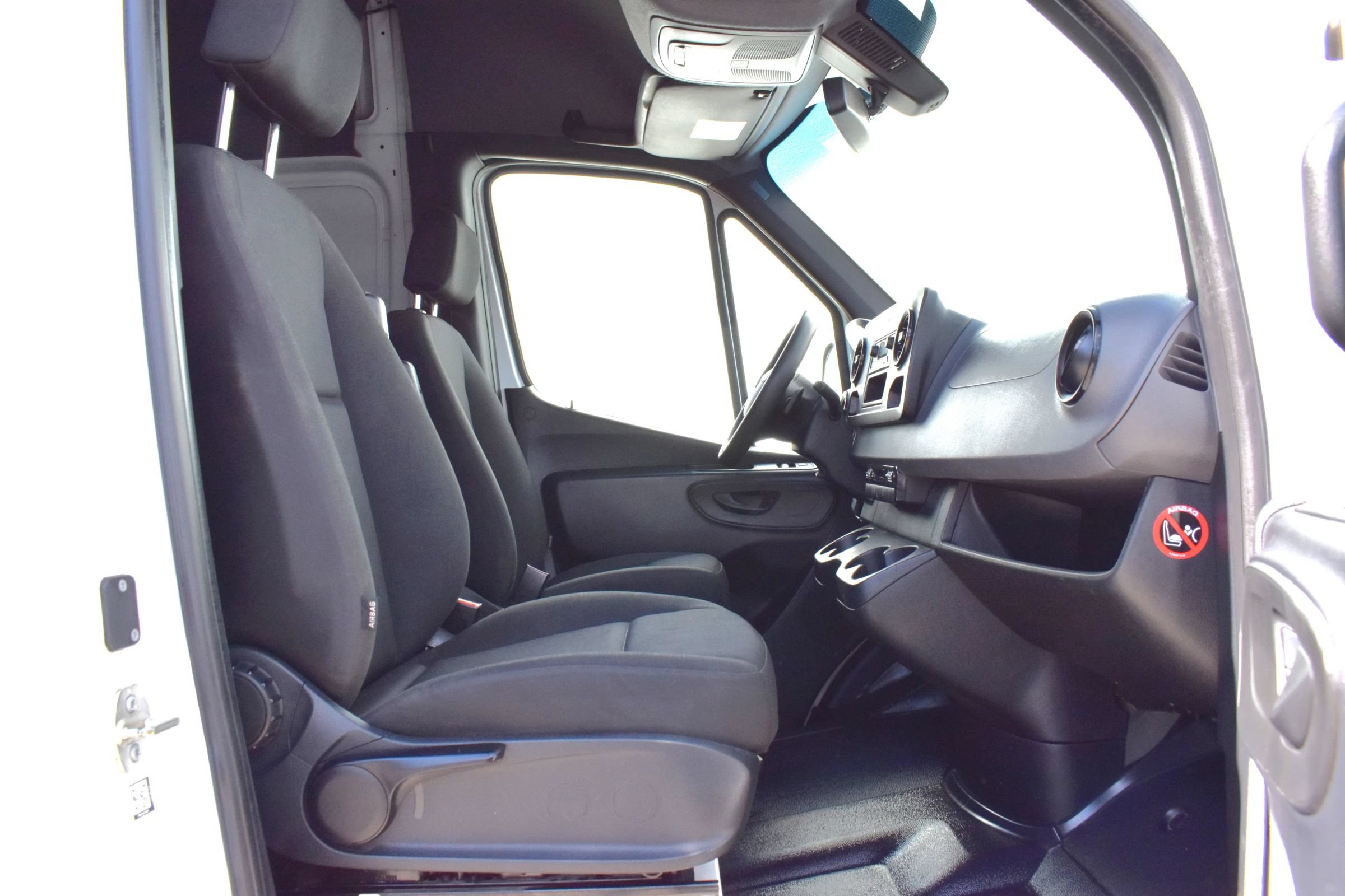 Used 2021 Mercedes-Benz Sprinter 2500 image 27
