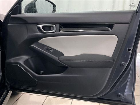 Used 2025 Honda Civic Sport image 12