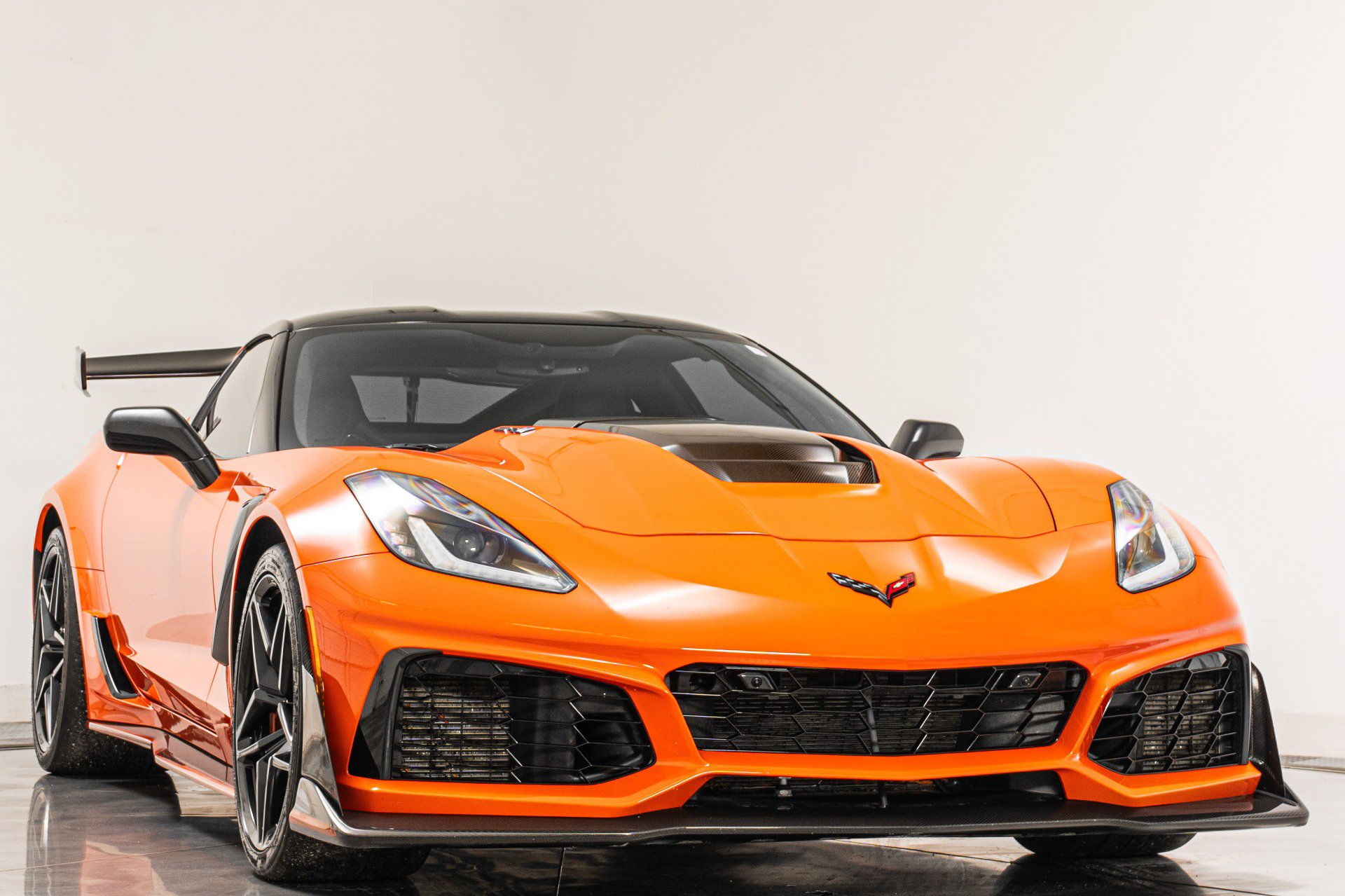Used 2019 Chevrolet Corvette ZR1 RWD image 3