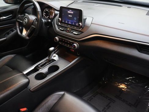 Used 2021 Nissan Altima 2.5 SR w/ SR Premium Package image 11