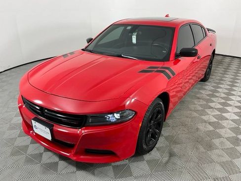 Used 2023 Dodge Charger SXT RWD image 2