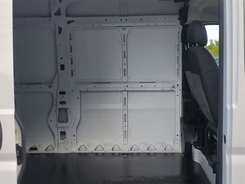Used 2023 RAM ProMaster 2500 image 16