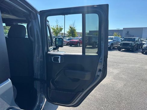 Used 2024 Jeep Wrangler Unlimited AWD/4WD image 52