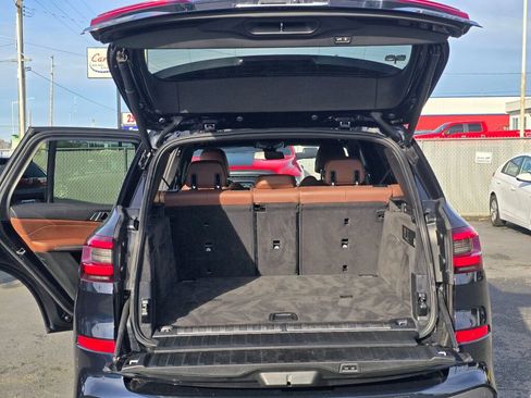 Used 2022 BMW X5 xDrive45e w/ M Sport Package image 17