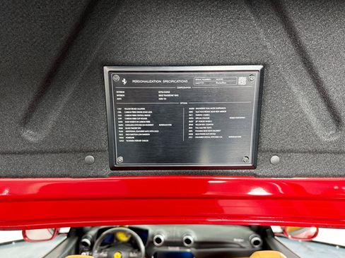 Used 2019 Ferrari Portofino RWD image 39