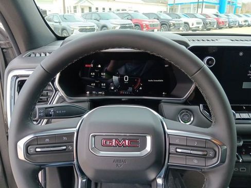 New 2026 GMC Canyon Elevation image 12