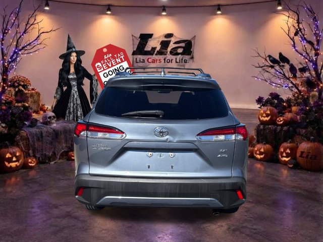 Used 2023 Toyota Corolla Cross LE w/ Moonroof Package AWD/4WD image 4