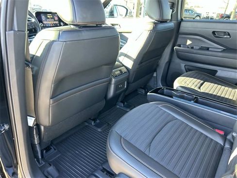 Used 2025 Nissan Pathfinder Rock Creek image 19