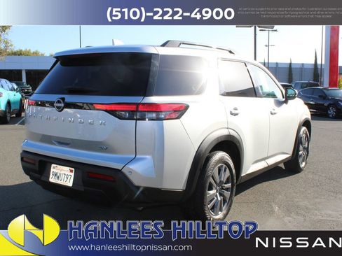 Certified 2024 Nissan Pathfinder SV image 7