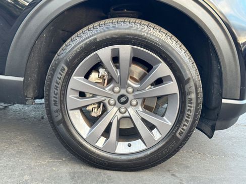 Used 2023 Ford Explorer XLT w/ Equipment Group 202A AWD/4WD image 6