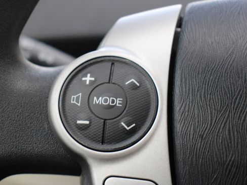 Used 2015 Toyota Prius Three image 22