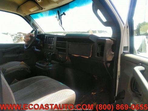 Used 2019 GMC Savana 4500 w/ Driver Convenience Package image 6