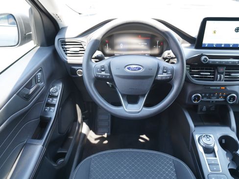 Used 2025 Ford Escape Active AWD/4WD image 10