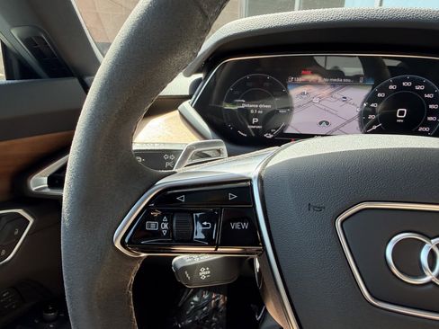 Used 2022 Audi e-tron GT Premium Plus image 32