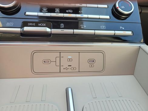 Used 2025 Hyundai Santa Fe SE image 8