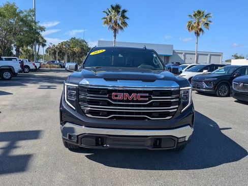 Used 2023 GMC Sierra 1500 SLT w/ SLT Premium Package AWD/4WD image 9